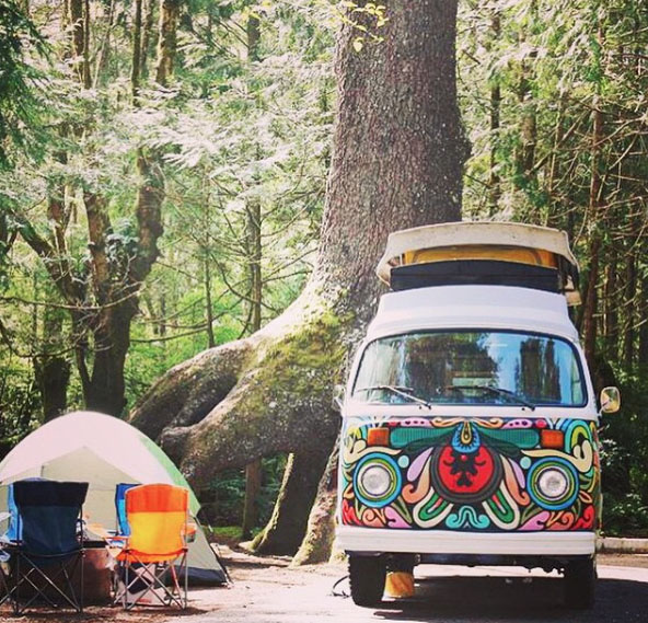 The colorful chronicles of vanlife. Photo: LewilThomas
