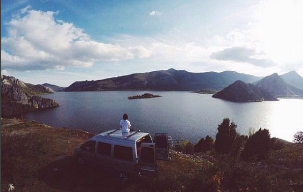 Pause a while to enjoy the view. Photo: SergioKolpe