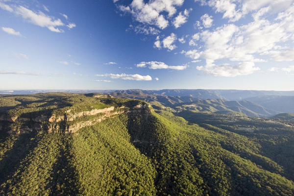 Narrow Neck Plateau, visible from Dunphy's Camping Area. Photo: Destination NSW.